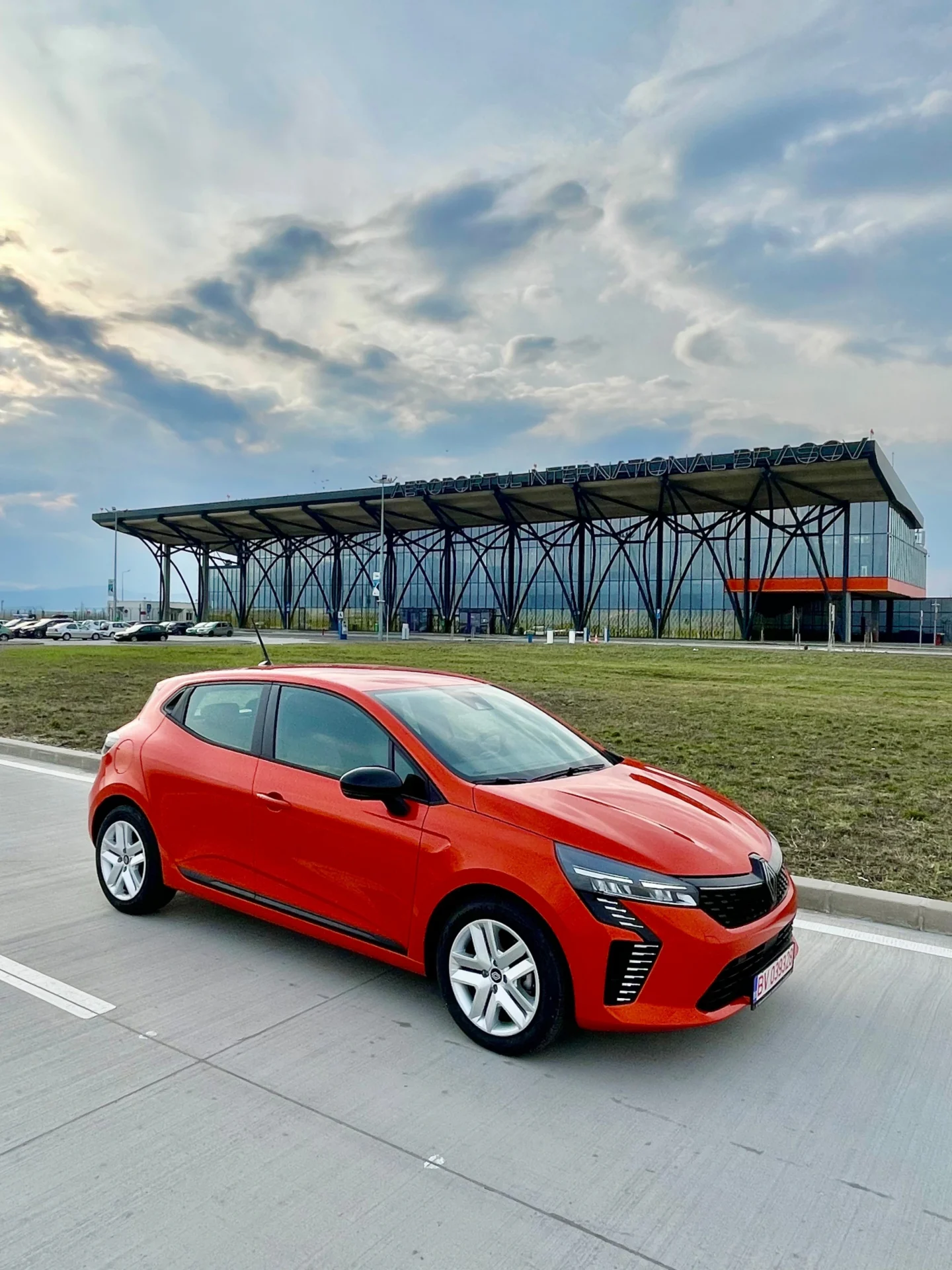 Inchirieri auto Wizz Air Brașov - Compact și Economy self-rent Aeroportul Ghimbav GHV